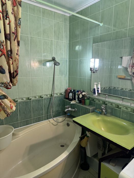 Продаем 3 комнатную квартиру улучшенной планировки 17 квартал