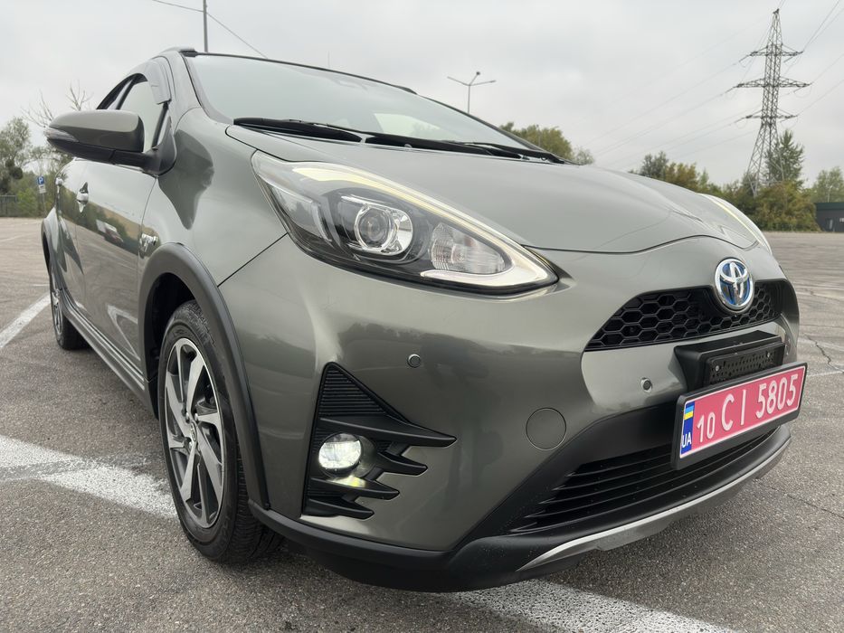14200$ Toyota Aqua 1.5 Crossover гібрид 2019