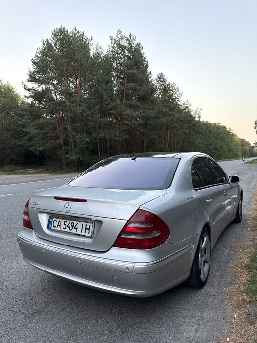 Мерседес автомобиль