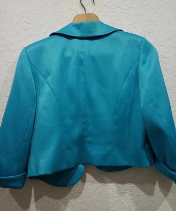 Костюм атласний (піджак і спідниця)  48-50