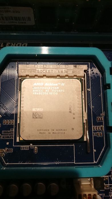 Płyta główna Gigabyte, procesor AMD Athlon 2, ram 2GB DDR3