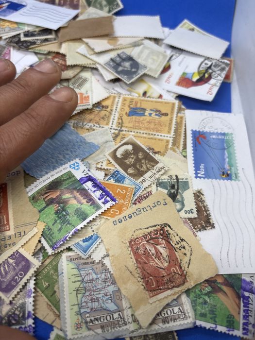 Colecao de selos dos correios todo mundo