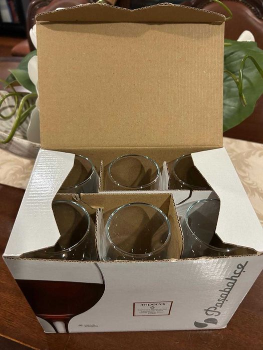 Conjunto 6 copos de vinho clássicos novos, por estrear