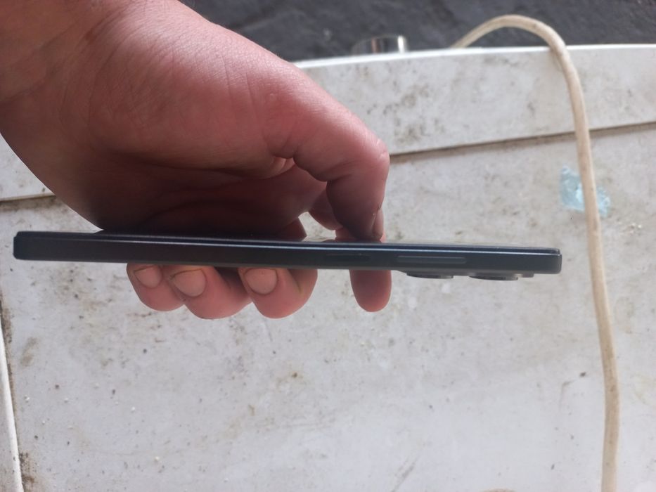 На запчасти или ремонт poco x 5 pro