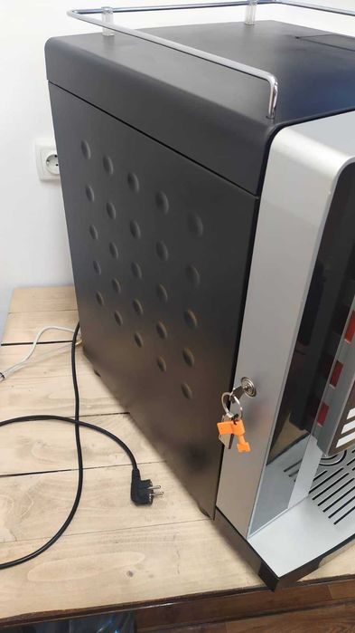 Автоматична кавоварка Rheavendors CINO Grande на сухому молоці