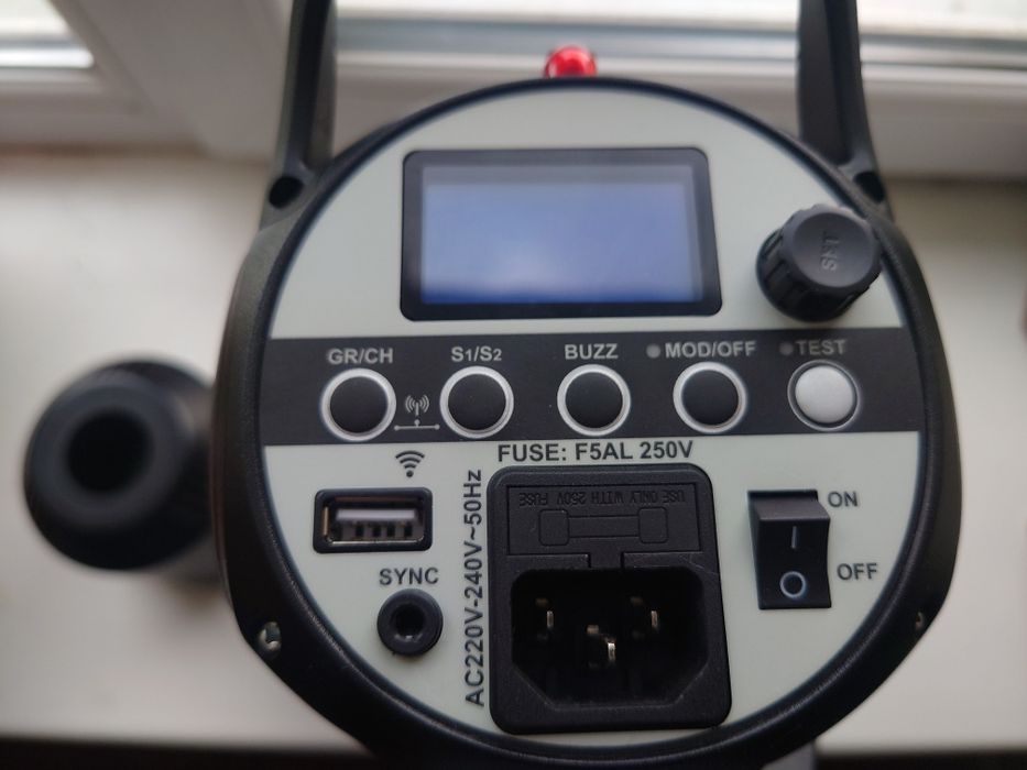 Godox SK300 II студійне світло