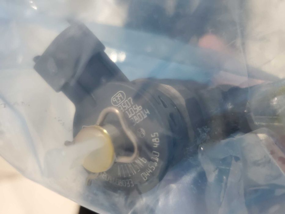 Форсунка вприску палива 0445110485 Renault (RVI)