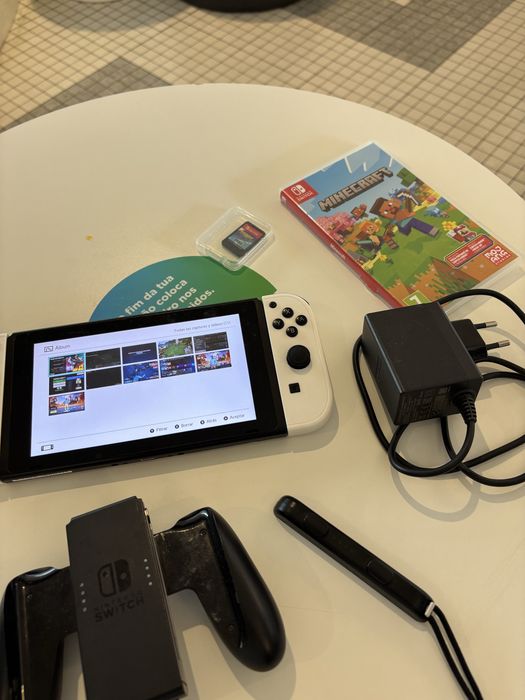 Nintendo switch + 2 jogos etc.