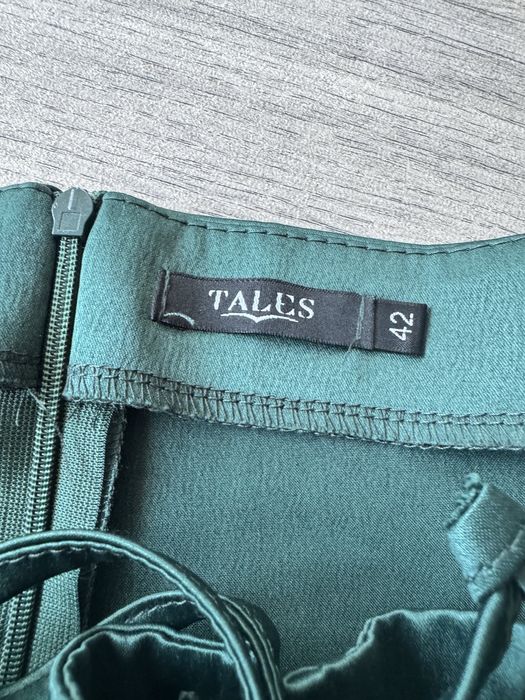 Корсетна сукня з королівського атласу