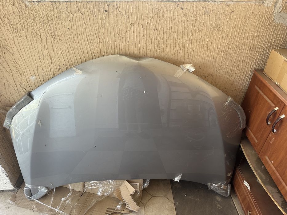 капот  Toyota RAV4  2013-2018