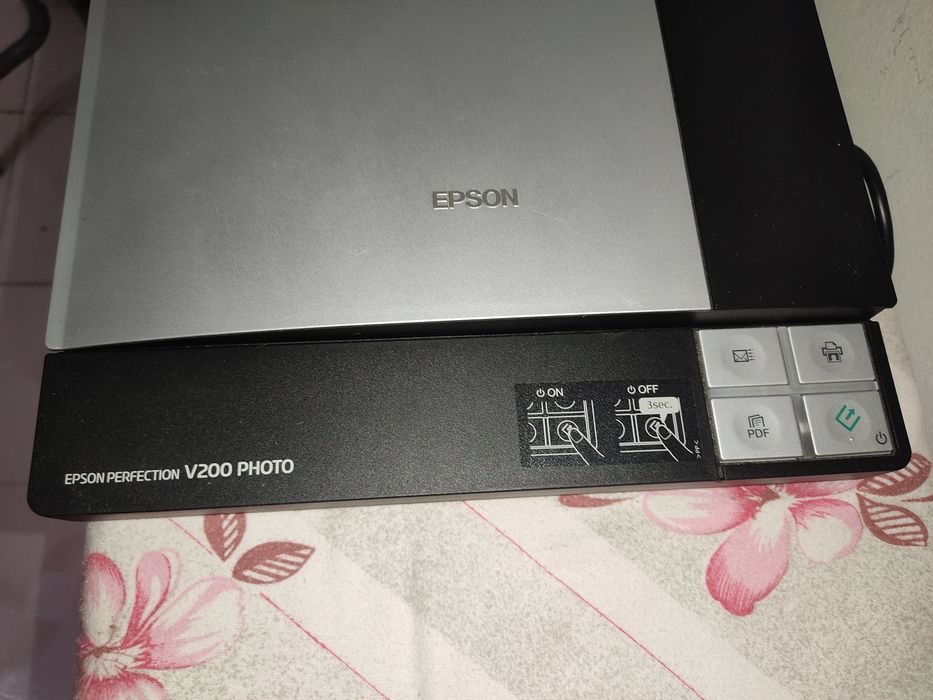 Scaner Epson perfection v200 photo