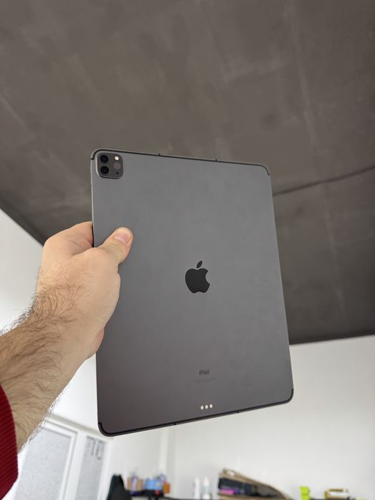 Apple iPad Pro 12.9 5th Gen 2021 Wi-Fi 256 гб