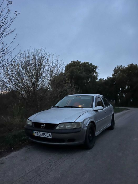 Продам машину opel vectra b