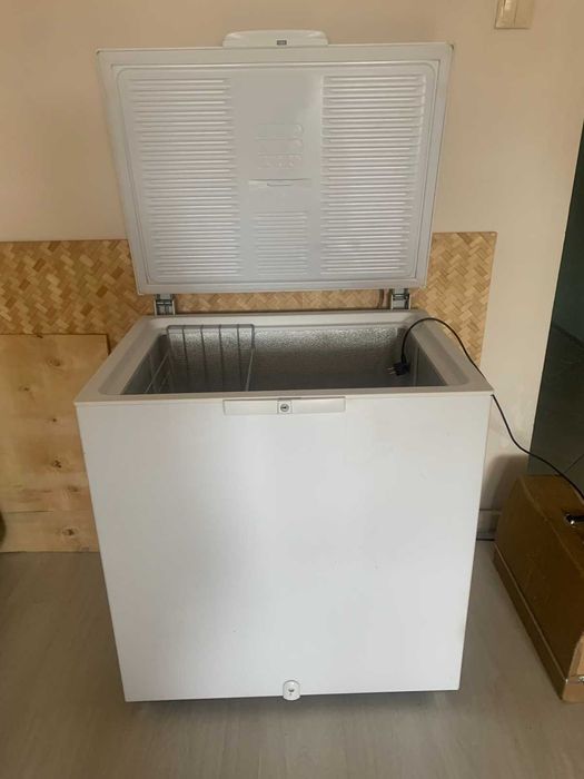 Морозильна камера Whirlpool, 204 л