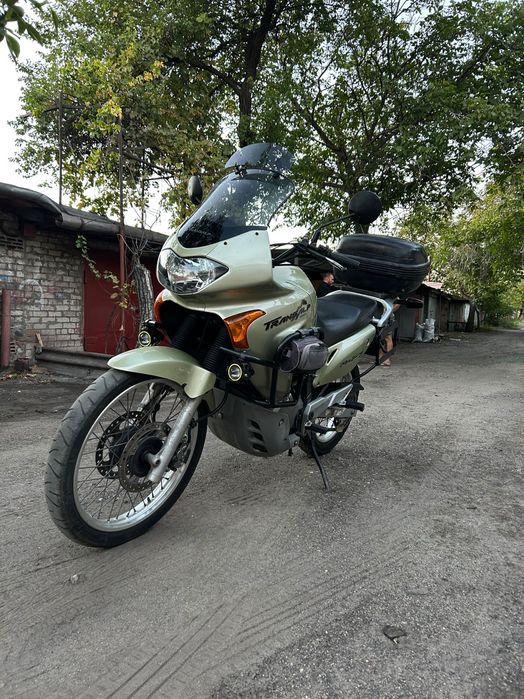 А мотоцикл Honda transalp 650