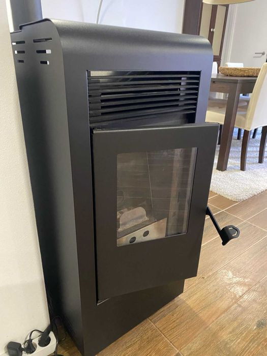 Salamandra pellets 8kw com módulo wi-fi (controlo por app) e garantia