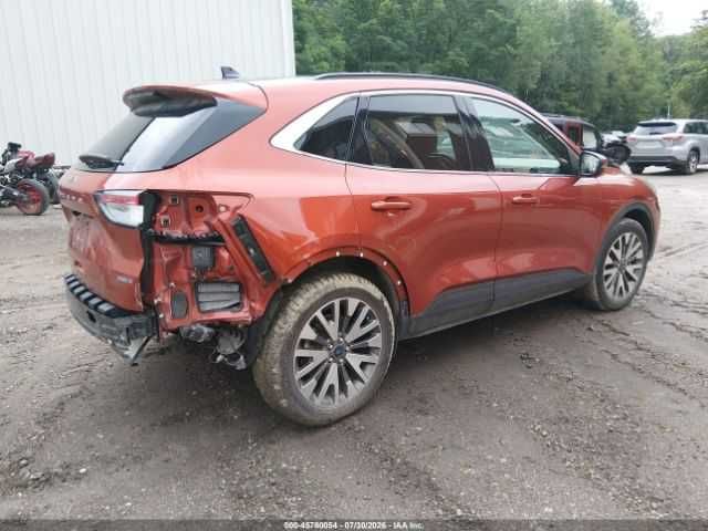 Ford Escape Titanium Hybrid 2020;