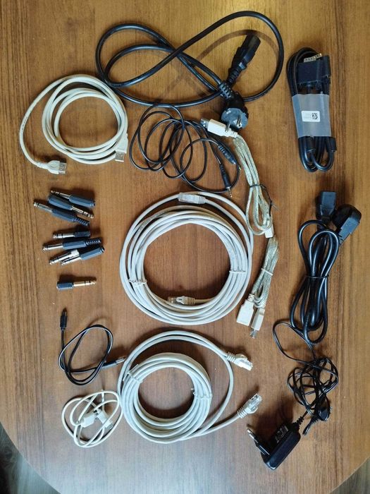 Różne kable. Box