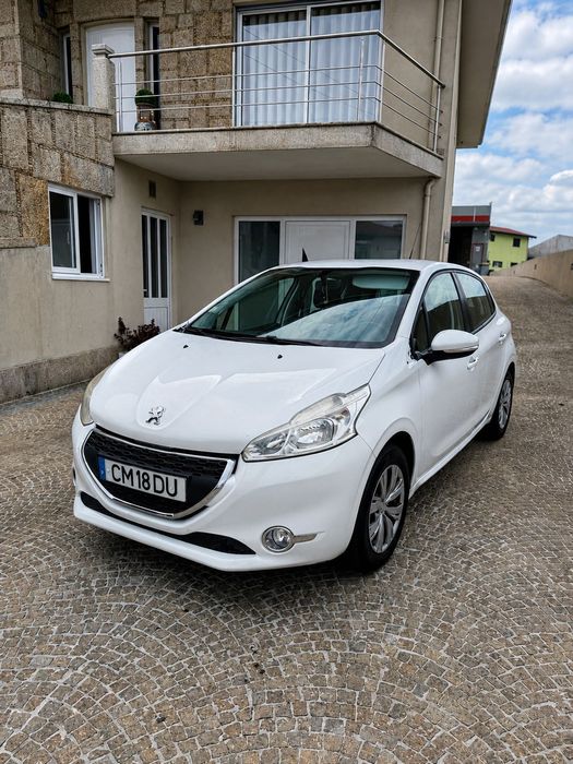 Peugeot 208 1.4 diesel 175.000km Agosto/2014