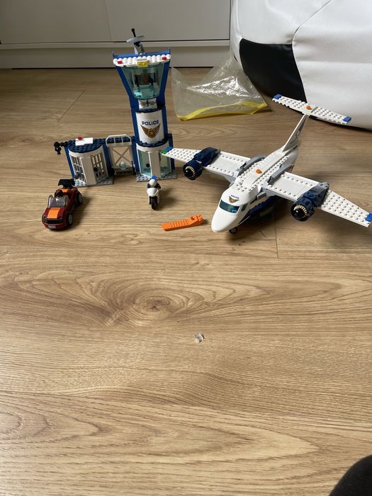 Klocki lego city samolot, wieża, auto, motor 60210
