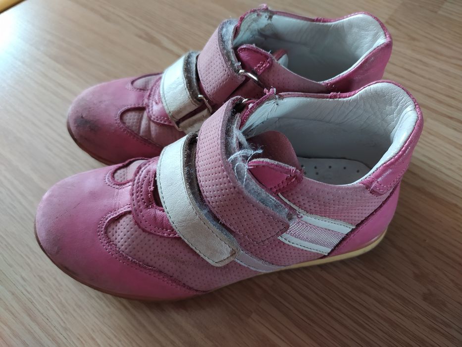 Кросівки на дівчинку (повністю шкіряні)