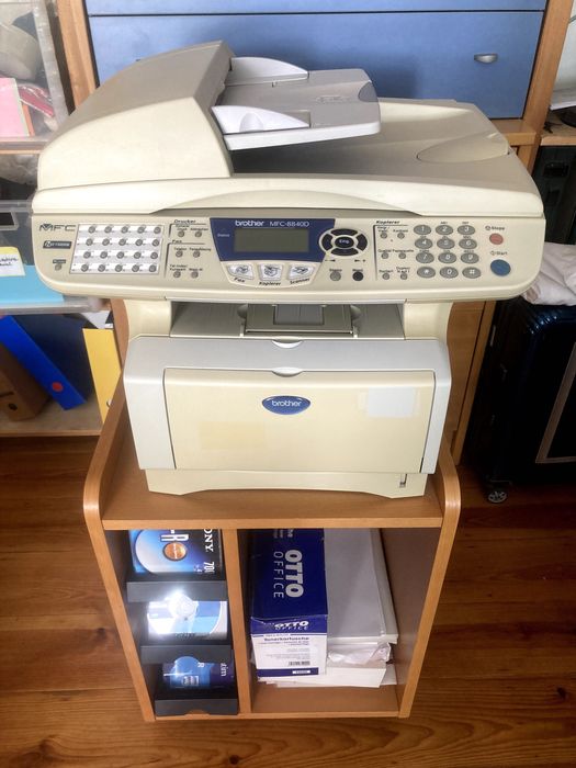 Impressora Multifuncional Brother MFC-8840D com Armário