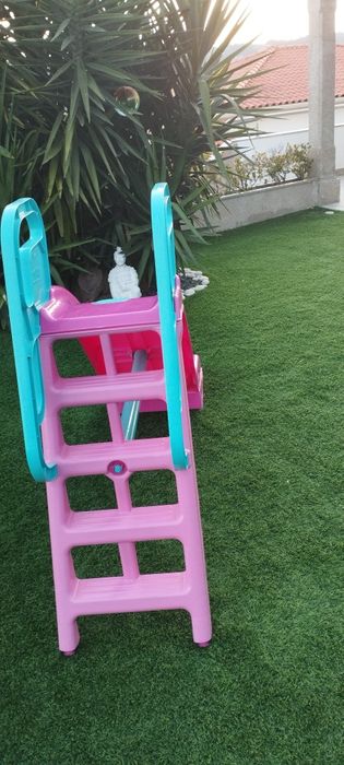 Escorrega com chafariz