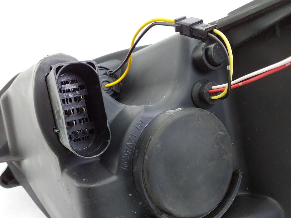 Ótica / farol esquerda FORD Focus III