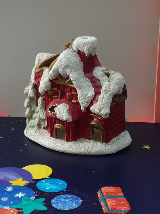 Фарфоровый новогодний домик