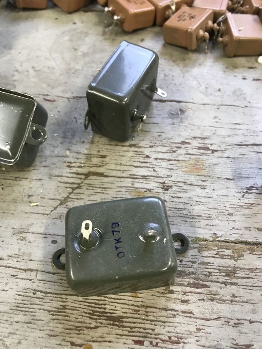 Продам конденсатори нові