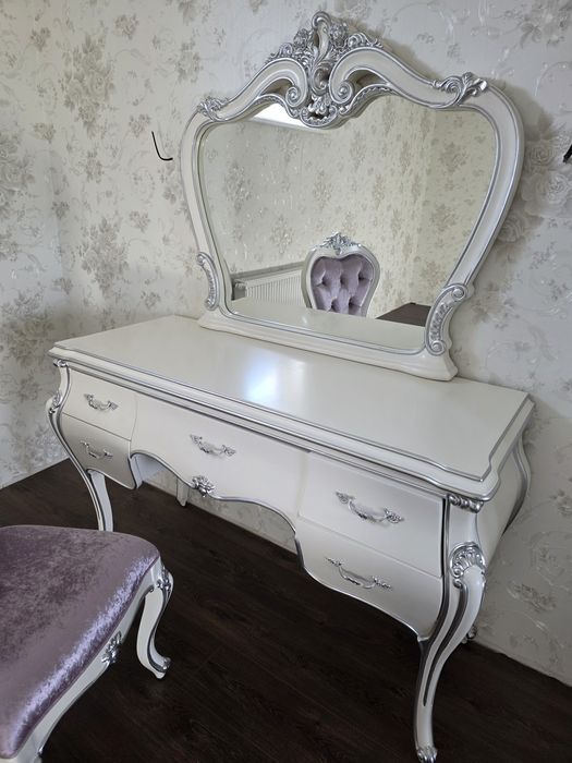 Туалетний столик + дзеркало + стілець (комплект)