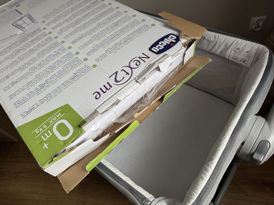 Łóżeczko dziecięce, dostawka chicco next2me magic