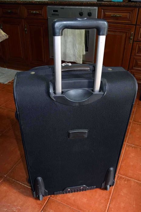 Trolley Porão Preto 70cm