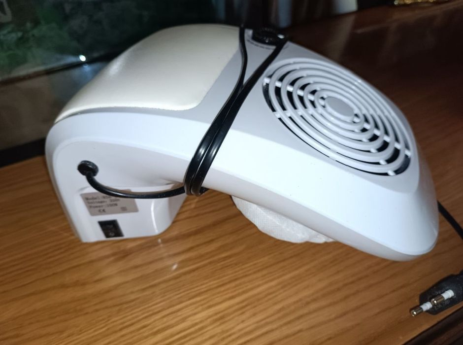 Витяжка манікюрна