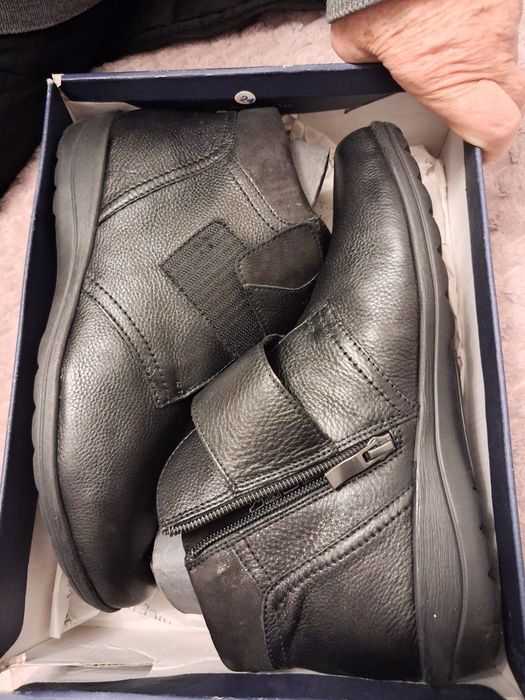 ботинки зимние теплые, полностью новые