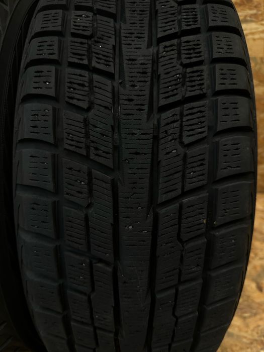Зимові шини 215/60R17 96Q YOKOHAMA GEOLANDAR i/T-S.гума резина шини.