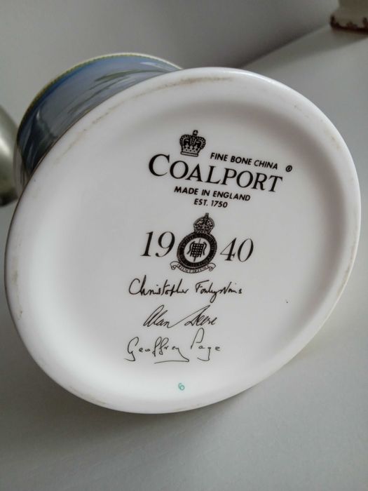 Kubek Coalport 1990 r. porcelana kostna 50. rocznica Bitwy o Anglię