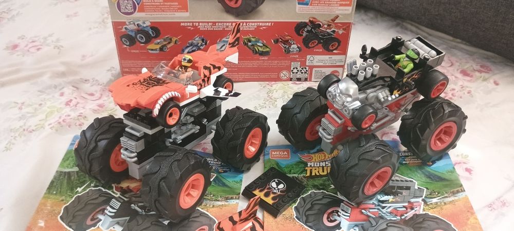 Hot Wheels Monster Truck Bone Shaker, включающий 194 детали. Хот вілс