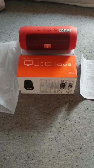 Bezprzewodowy głośnik kolor czerwony