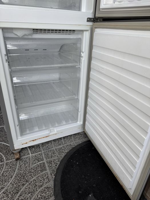 Frigorífico combinado Whirlpool com problema