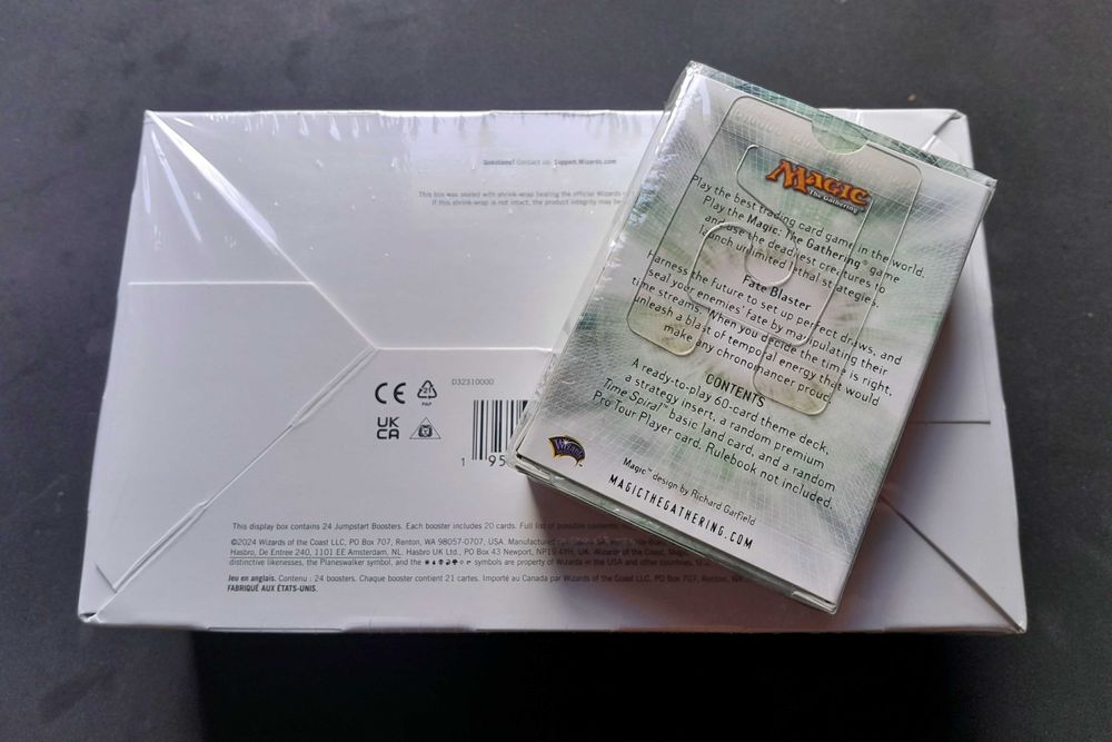 MTG- Deck + Booster Box Foundations Jumpstart