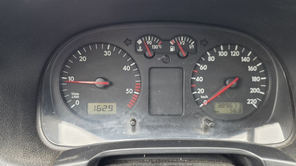 VW Golf Variant 1.9 TDI 90CV - Revisão feita