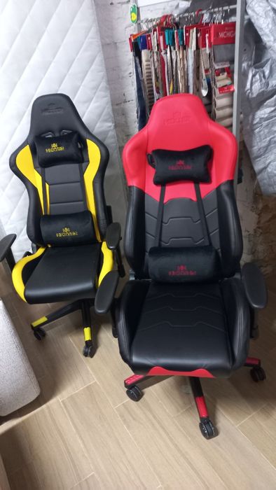 Комп'ютерні крісла.