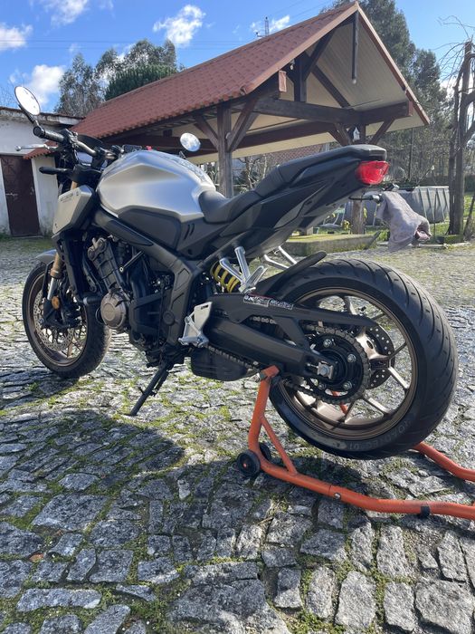 Honda CB 650 RA como nova