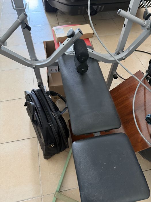Weight bench for clearing space462904629574379521