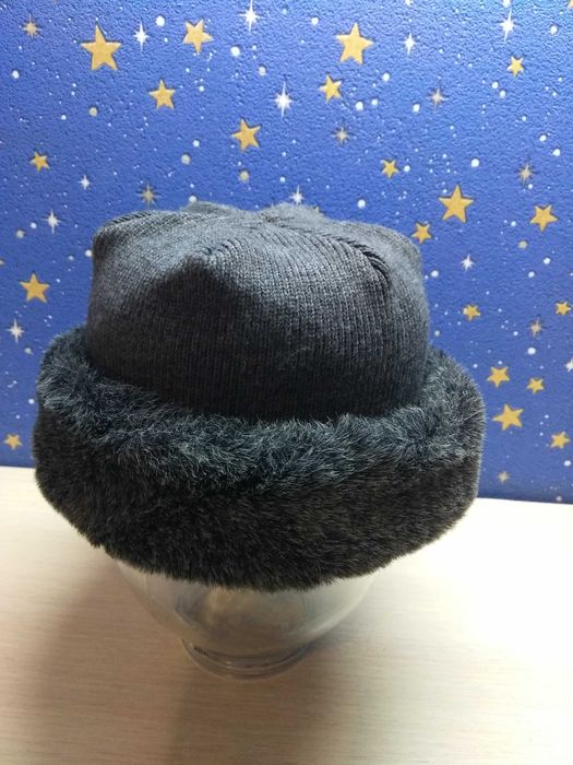 Женская шапка Accessorize.