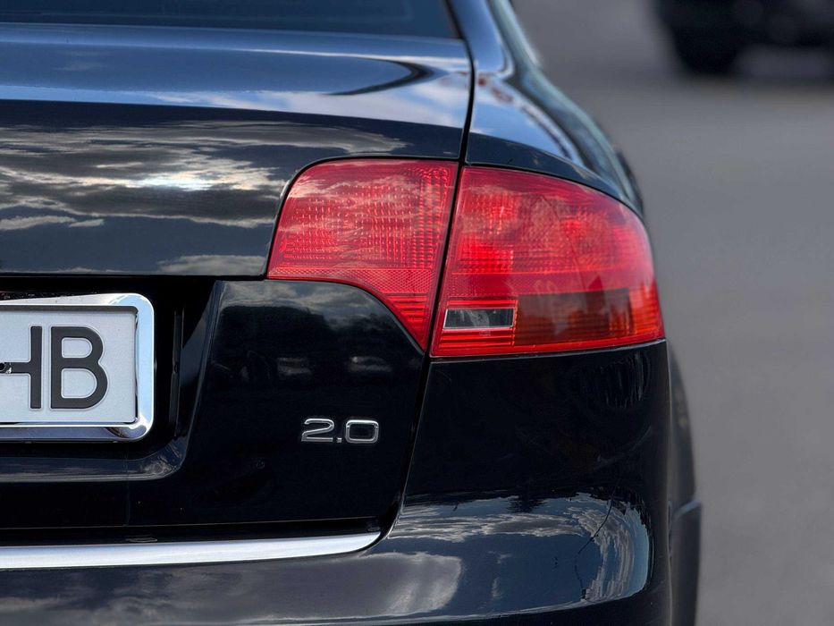 AvtoReal  Audi A4 B7 2005