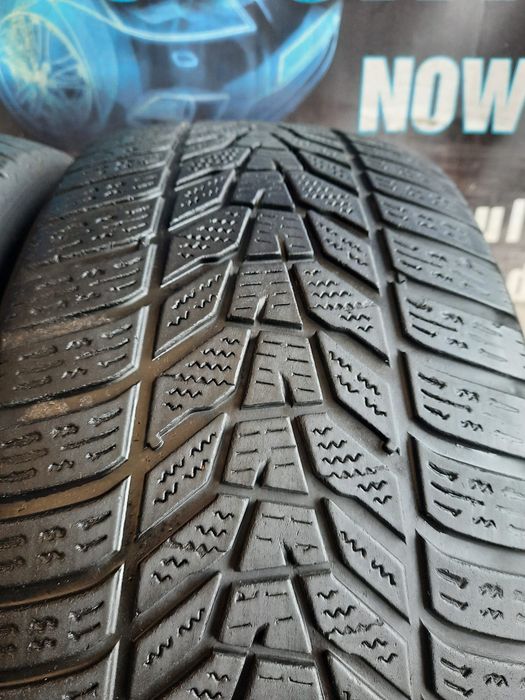 Opony zimowe 235/55/17 Hankook Para 2022rok