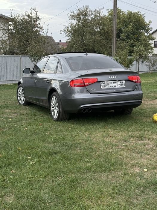автомобіль аудіо а4б8 2013 рік