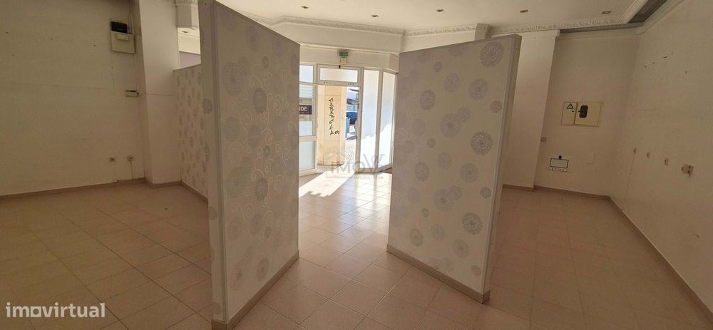Loja/Escritório na Rua Rui Luís Gomes n.º 72-84 - Entroncamento
